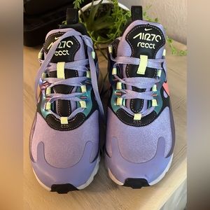 Nike Air Max 270 React Size 5.5 - VGC